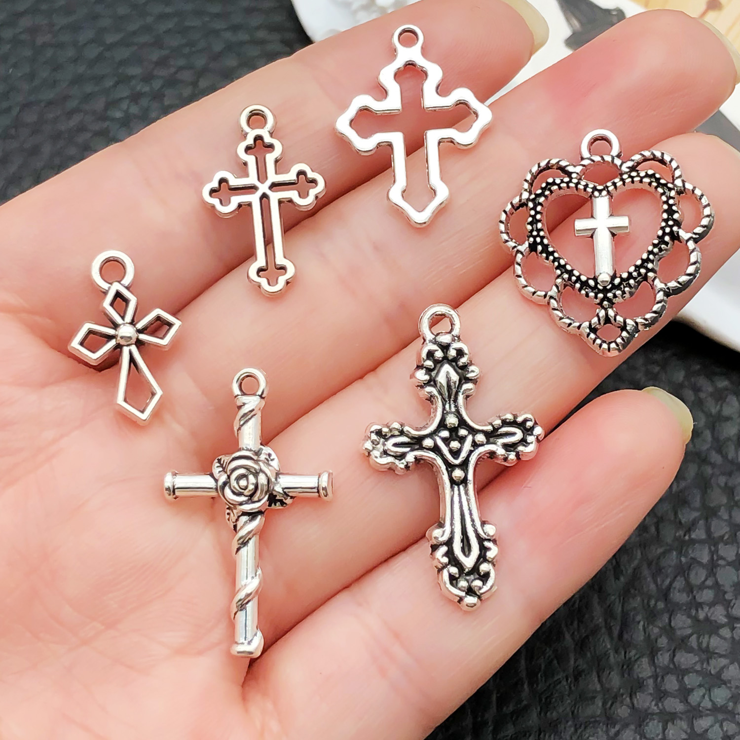 52 stuks geassorteerde kruisha - Jewelry Making Course recensie en prijs